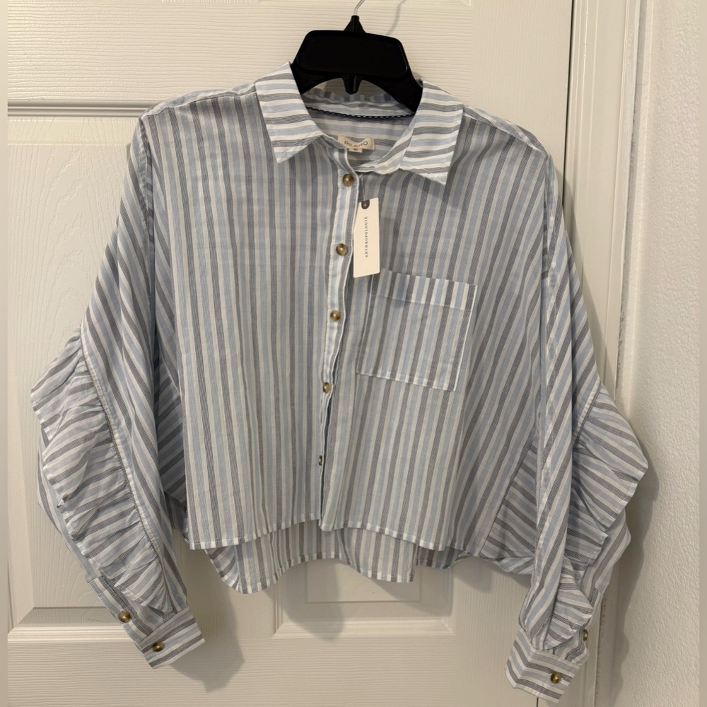 Anthropologie - Pilcro batwing, button up, cropped top
